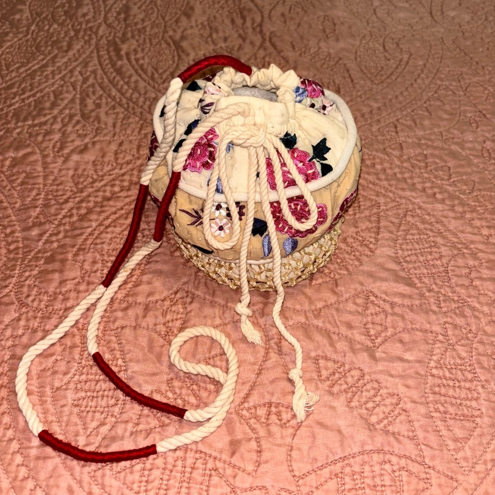 Embroidered Flower Cinch Bag